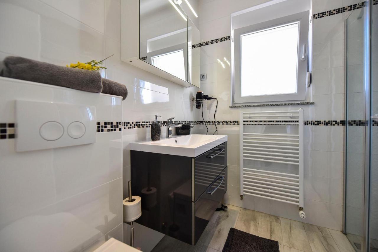 Moderner Bungalow Mit Meerblick Lun  Zewnętrze zdjęcie