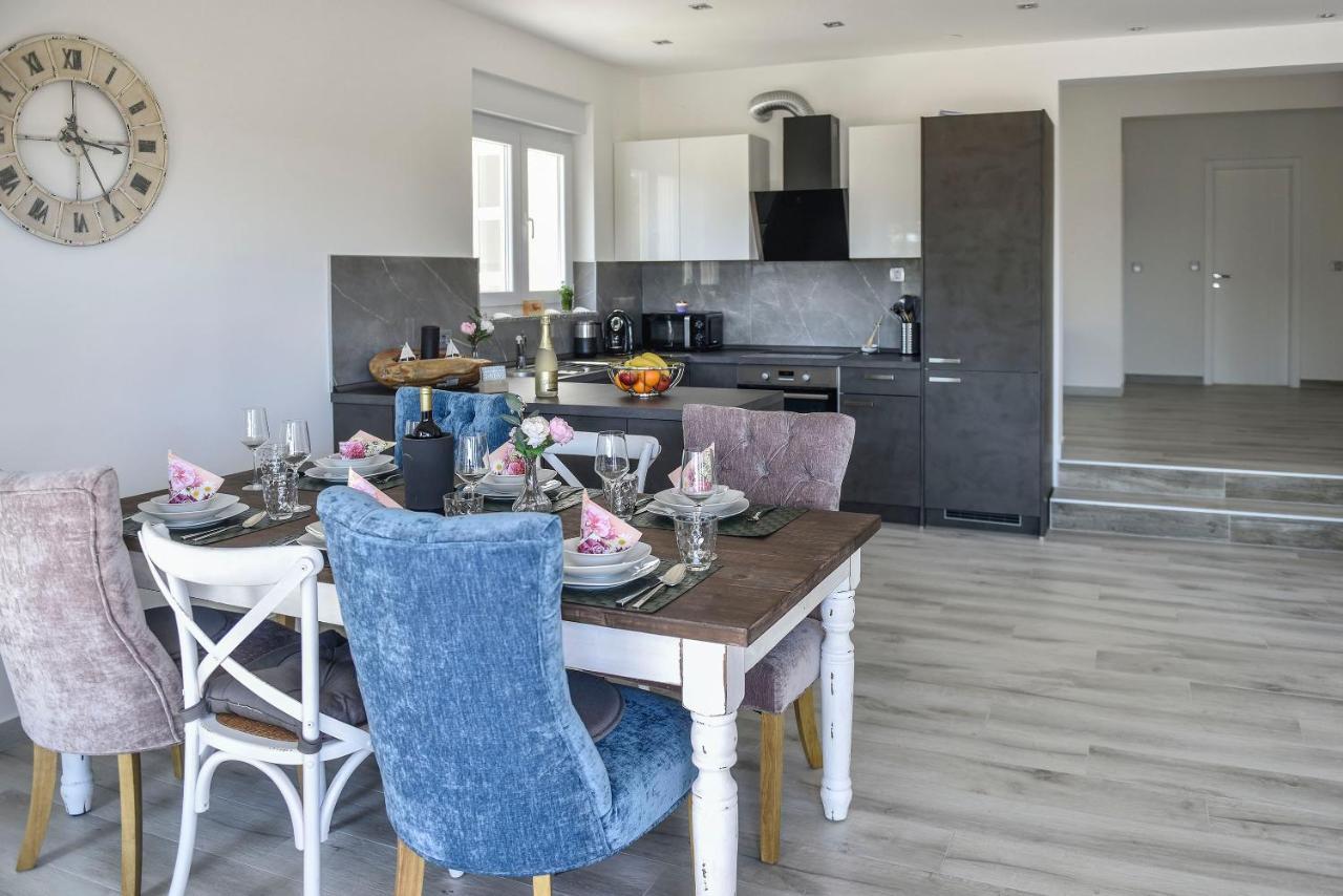 Moderner Bungalow Mit Meerblick Lun  Zewnętrze zdjęcie
